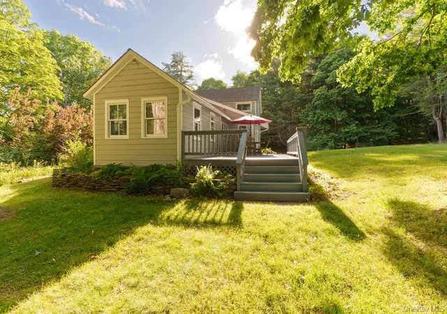 Photo 3 of Single family home for sale at 286 Manor Rock Rd, Craryville, NY 12521 | MLS# 1015339 | Listing updated on 2026-10-01