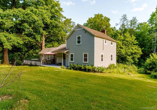 Photo 4 of Single family home for sale at 286 Manor Rock Rd, Craryville, NY 12521 | MLS# 1015339 | Listing updated on 2026-10-01