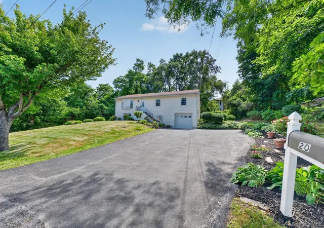 Photo 3 of Sale Pending at 20 Muscoot Rd W, Mahopac, NY 10541 | MLS# 1015340 | Listing updated on 2026-07-22