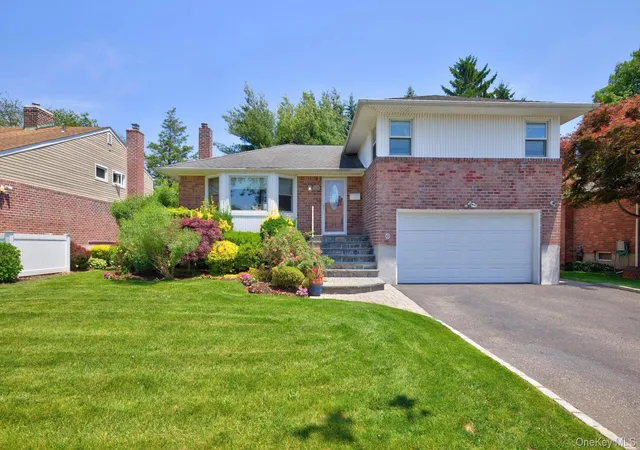 Photo 1 of Sale Pending at 31 Irene Ln E, Oyster Bay, NY 11803 | MLS# 1015350 | Listing updated on 2026-07-28
