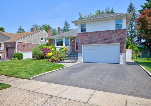 Photo 2 of Sale Pending at 31 Irene Ln E, Oyster Bay, NY 11803 | MLS# 1015350 | Listing updated on 2026-07-28
