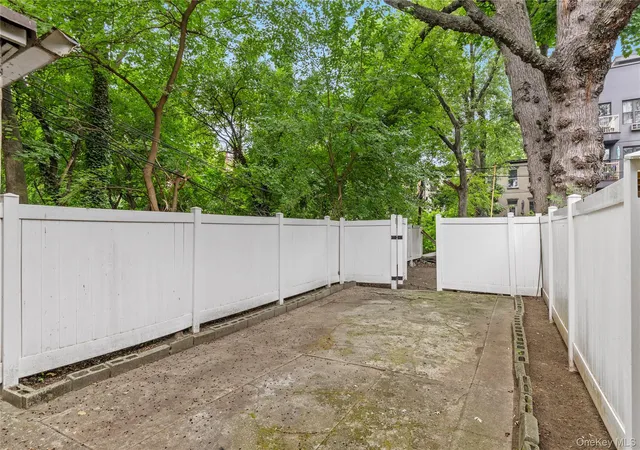 Listing Photo 4 - Condo for sale in building located at 695 Park Pl, Brooklyn, NY 11216