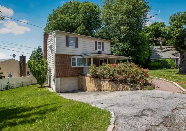 Homes for sale in Yonkers, NY | 65 Sunset Dr, Yonkers, NY 10704 | MLS# 1015389