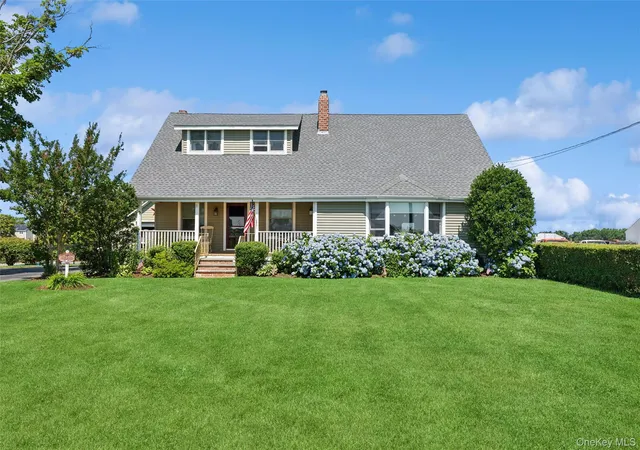 Homes for sale in Southold, NY | 10415 Oregon Rd, Southold, NY 11935 | MLS# 1015408