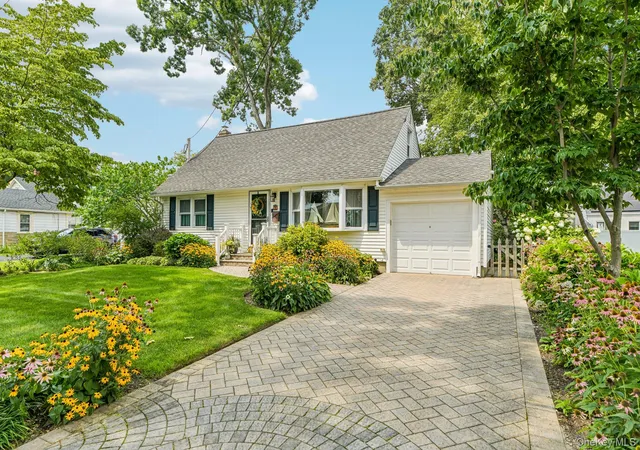 Photo 3 of Sale Pending at 75 Hale Rd, Babylon, NY 11703 | MLS# 1015412 | Listing updated on 2026-09-02