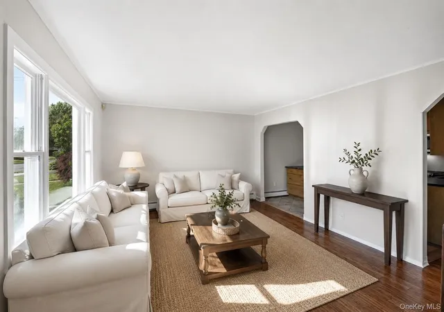 4th image of 2355 Penatiquit Ave, Hempstead, NY 11783 | MLS# 1015431