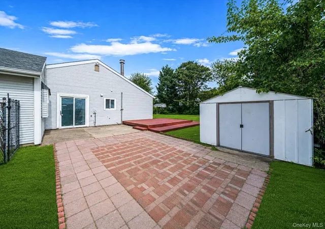 3rd image of 9 Carson Ln, Medford, NY 11763 | MLS# 1015446