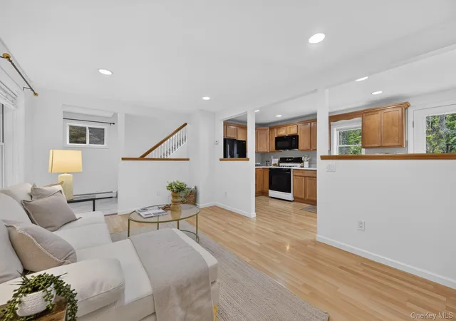 Photo 2 of Single family home for sale at 72 Furnace Dock Rd, Cortlandt, NY 10520 | MLS# 1015456 | Listing updated on 2026-09-02