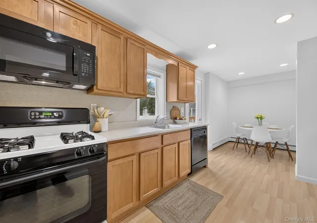 Photo 4 of Single family home for sale at 72 Furnace Dock Rd, Cortlandt, NY 10520 | MLS# 1015456 | Listing updated on 2026-09-02
