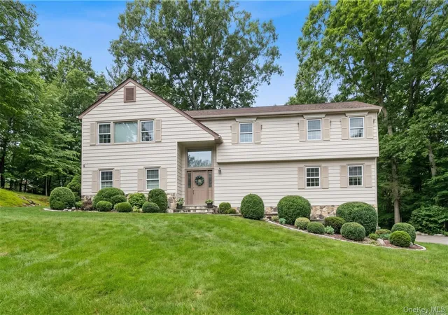 Photo 1 of Single family home for sale at 56 Holmes Ln, Bedford, NY 10506 | MLS# 1015457 | Listing updated on 2026-10-07