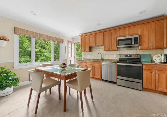 Photo 3 of Single family home for sale at 56 Holmes Ln, Bedford, NY 10506 | MLS# 1015457 | Listing updated on 2026-09-30