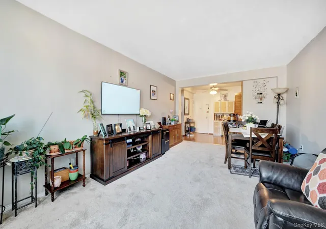 Listing Photo 2 - Condo for sale in building located at 333 Bronx River Rd, Yonkers, NY 10701 - Unit #712
