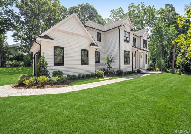 Photo 3 of Sale Pending at 29 Briana Ct, Brookhaven, NY 11940 | MLS# 1015485 | Listing updated on 2026-07-31