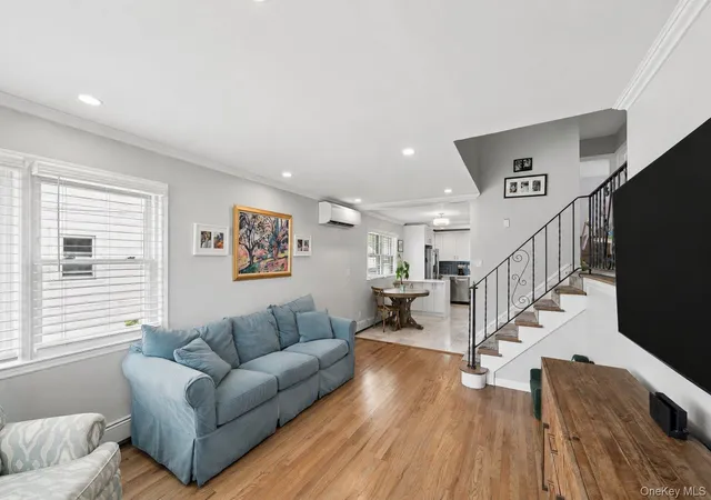 5th image of 83 Scarcliffe Dr, Hempstead, NY 11565 | MLS# 1015489