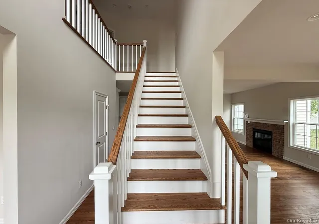 Photo 3 of Single family home for sale at 8 Gail Grace Ct, Babylon, NY 11726 | MLS# 1015498 | Listing updated on 2026-09-28