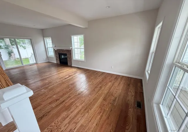 Photo 3 of Single family home for sale at 8 Gail Grace Ct, Babylon, NY 11726 | MLS# 1015498 | Listing updated on 2026-09-28