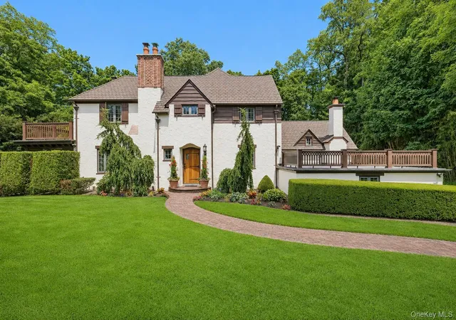 Photo 1 of Sale Pending at 84 Luquer Rd, Manhasset, NY 11030 | MLS# 1015503 | Listing updated on 2026-07-10