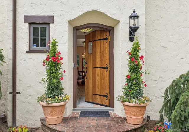 Photo 2 of Sale Pending at 84 Luquer Rd, Manhasset, NY 11030 | MLS# 1015503 | Listing updated on 2026-07-10