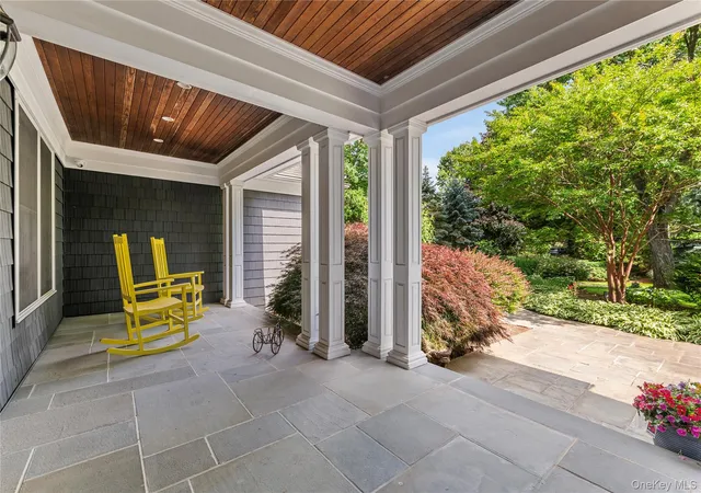 3rd image of 40 Coves Run, Syosset, NY 11791 | MLS# 1015516