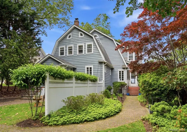 2nd image of 7 Thompson St, Shoreham, NY 11786 | MLS# 1015534