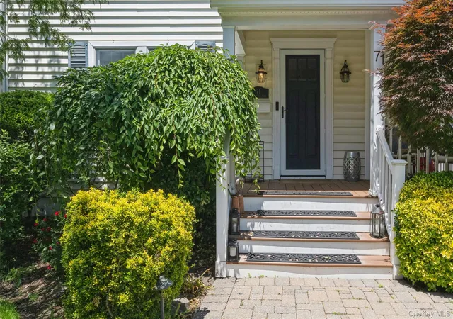2nd image of 71 Bar Beach Rd, North Hempstead, NY 11050 | MLS# 1015540