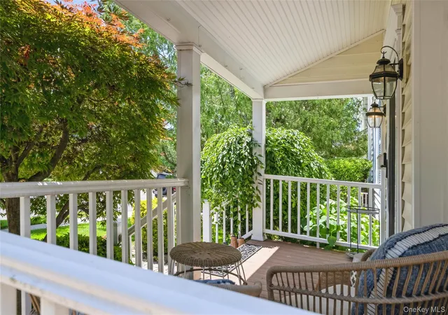 3rd image of 71 Bar Beach Rd, North Hempstead, NY 11050 | MLS# 1015540