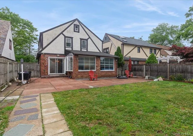 27th image of 167 Lakeview Ave, Hempstead, NY 11563 | MLS# 1015546