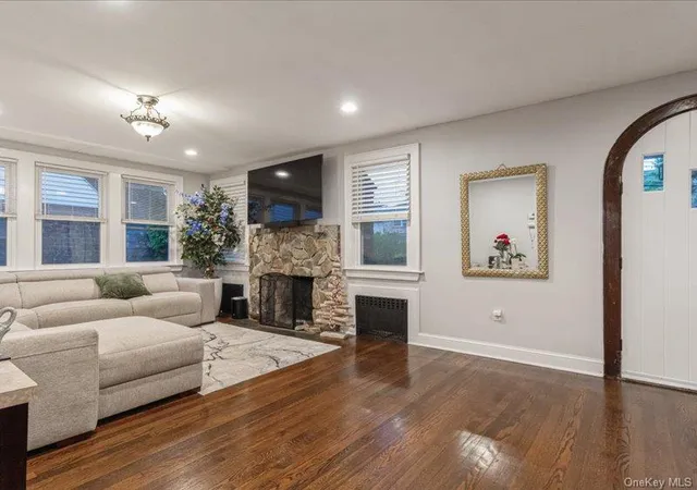 3rd image of 167 Lakeview Ave, Hempstead, NY 11563 | MLS# 1015546