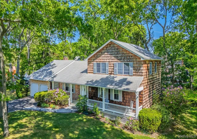 2nd image of 7 Cedarwood Ct, East Setauket, NY 11733 | MLS# 1015558