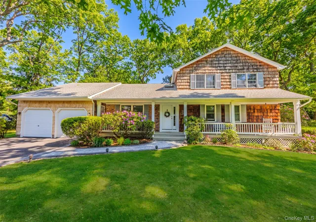 3rd image of 7 Cedarwood Ct, East Setauket, NY 11733 | MLS# 1015558