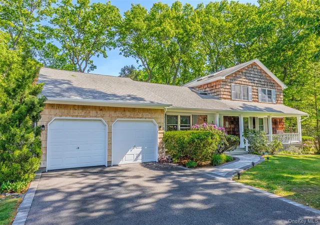 4th image of 7 Cedarwood Ct, East Setauket, NY 11733 | MLS# 1015558