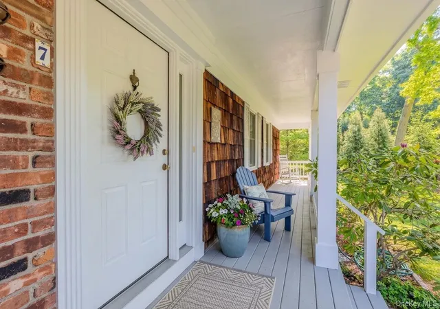 5th image of 7 Cedarwood Ct, East Setauket, NY 11733 | MLS# 1015558
