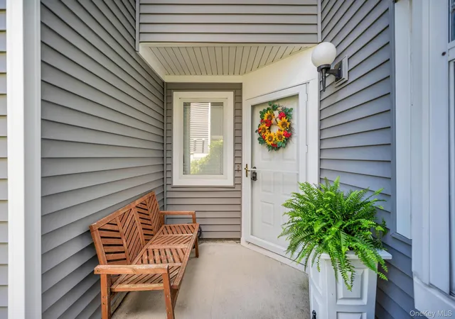 2nd image of 118 E Midland Pond Ct, Brookhaven, NY 11955 | MLS# 1015561