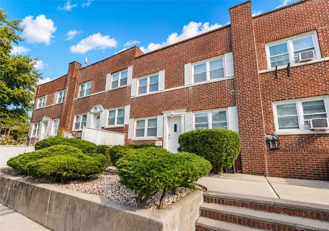 Photo 2 of Sale Pending at 76 Dongan Ave, New York, NY 10314 | MLS# 1015566 | Listing updated on 2026-09-15