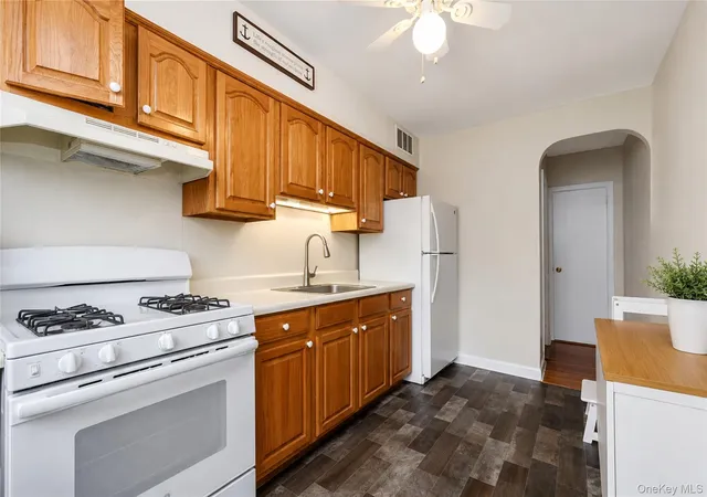 Photo 3 of Sale Pending at 76 Dongan Ave, New York, NY 10314 | MLS# 1015566 | Listing updated on 2026-09-15