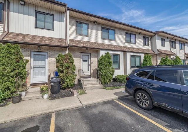 2nd image of 15 Franklin Pl #5, Oceanside, NY 11572 | MLS# 1015573