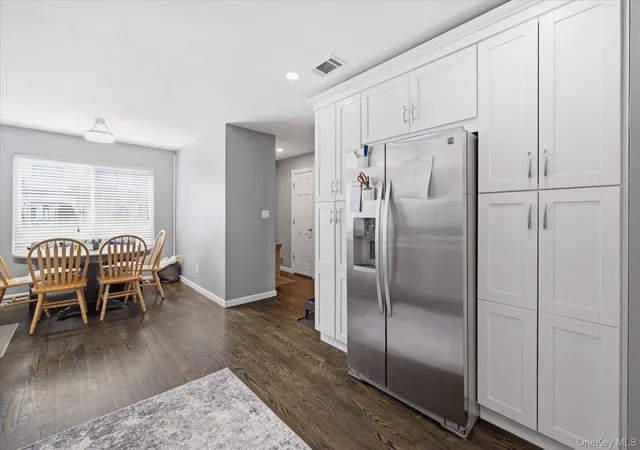 4th image of 15 Franklin Pl #5, Oceanside, NY 11572 | MLS# 1015573