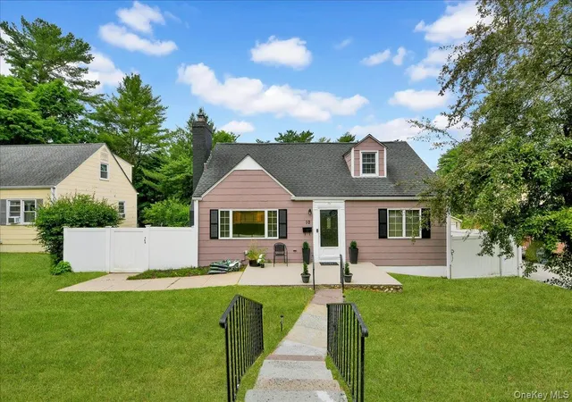 Homes for sale in Ossining, NY | 10 Susquehanna Rd, Ossining, NY 10562 | MLS# 1015576