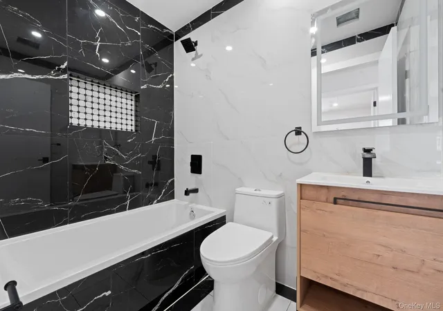 Listing Photo 5 - Condo for sale in building located at 11126 177th St, New York, NY 11433