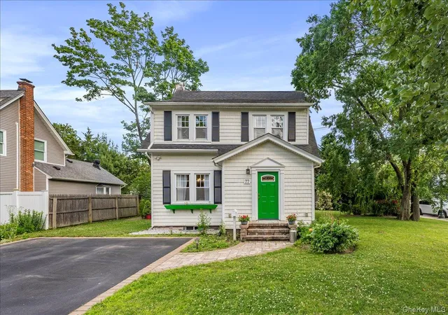 2nd image of 77 Hiawatha Dr, Brightwaters, NY 11718 | MLS# 1015579
