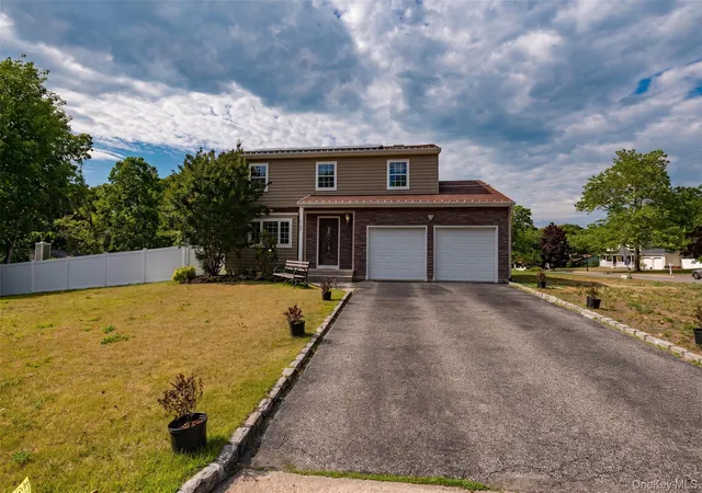 1st image of 7 Howard St, Brookhaven, NY 11784 | MLS# 1015584
