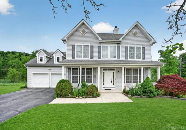 Homes for sale in Woodbury, NY | 5 Oldwyck Crescent, Woodbury, NY 10930 | MLS# 1015588