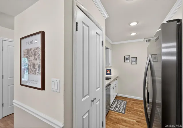 5th image of 20 Bronxville Gln Dr, Yonkers, NY 10708