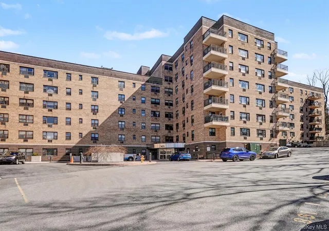 Homes for sale in White Plains, NY | 505 Central Avenue, White Plains, NY 10606 | Houzeo