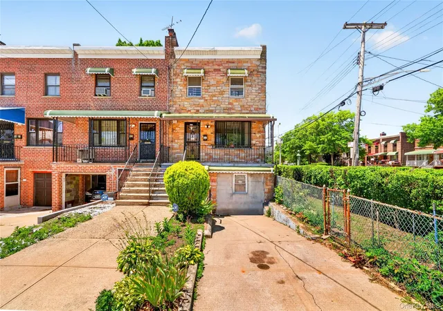 Photo 1 of Single family home for sale at 3885 Paulding Ave, Bronx, NY 10469 | MLS# 1015609 | Listing updated on 2026-08-11
