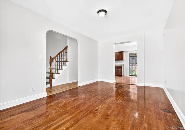 Photo 2 of Single family home for sale at 3885 Paulding Ave, Bronx, NY 10469 | MLS# 1015609 | Listing updated on 2026-08-11