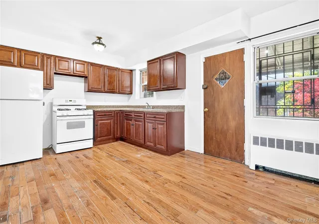 Photo 3 of Single family home for sale at 3885 Paulding Ave, Bronx, NY 10469 | MLS# 1015609 | Listing updated on 2026-08-11