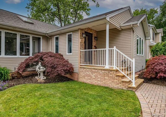3rd image of 2349 Lincoln St, Hempstead, NY 11710 | MLS# 1015620