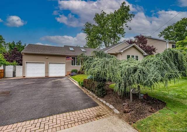 4th image of 2349 Lincoln St, Hempstead, NY 11710 | MLS# 1015620