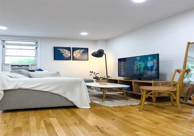 2nd image of 510 Dubois Ave #6A, Valley Stream, NY 11581 | MLS# 1015625
